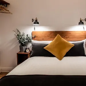  Inn Black Cat Ireland